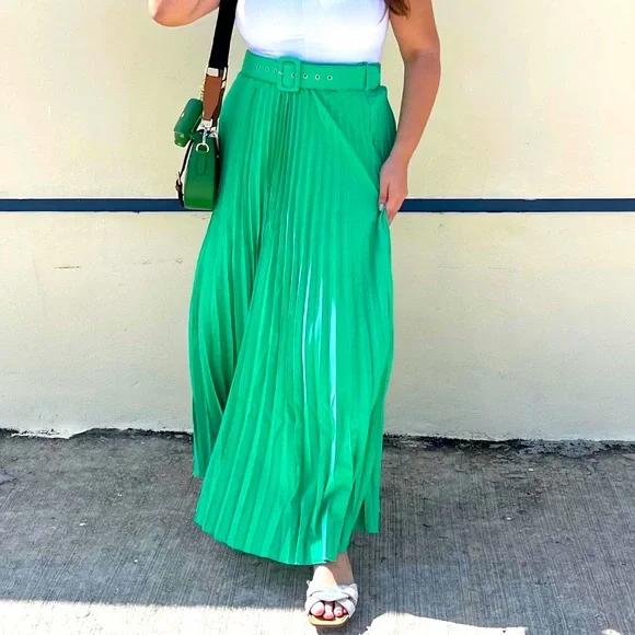 NWT ✨ Green Pleated Maxi Skirt - Picture 2 of 2